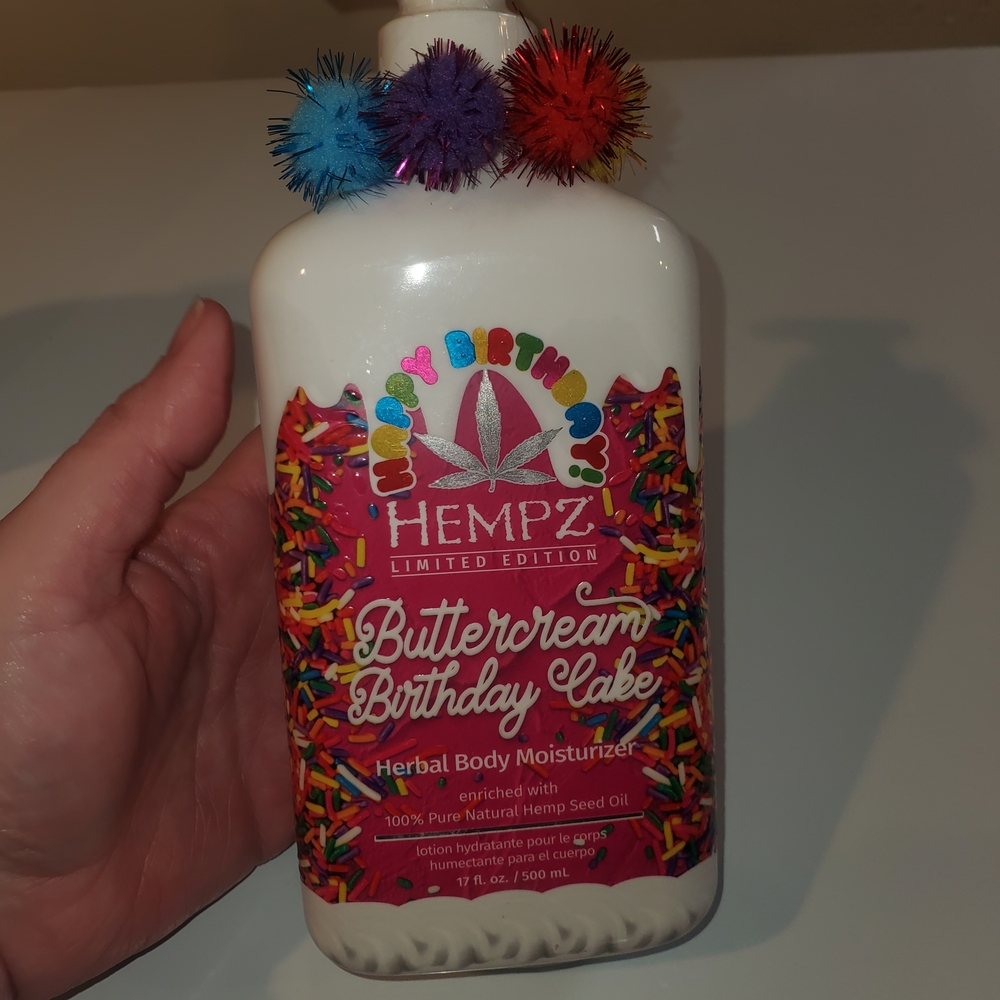 Hempz Limited Edition Buttercream Birthday Cake Body Moisturizer